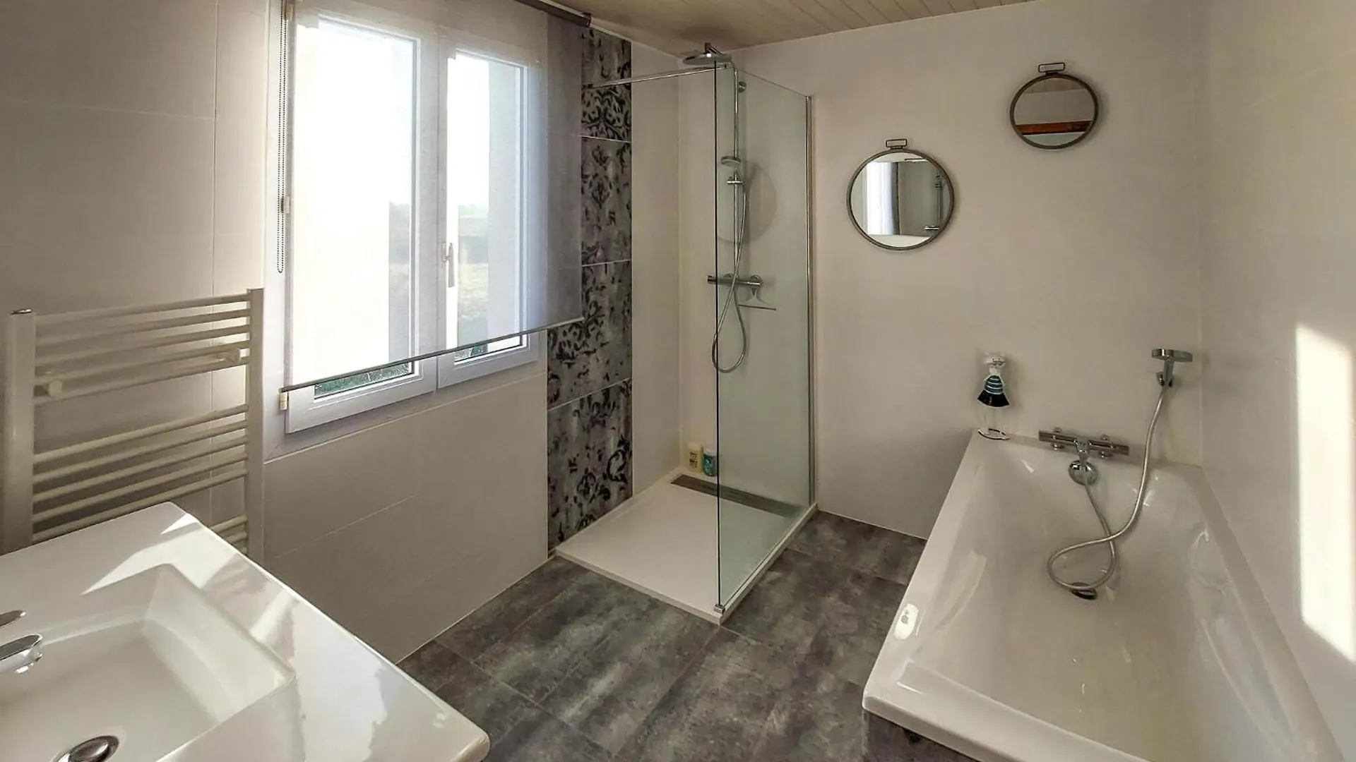 Tatil Evi Gorgeous Home In Saint Pabu With Kitchen