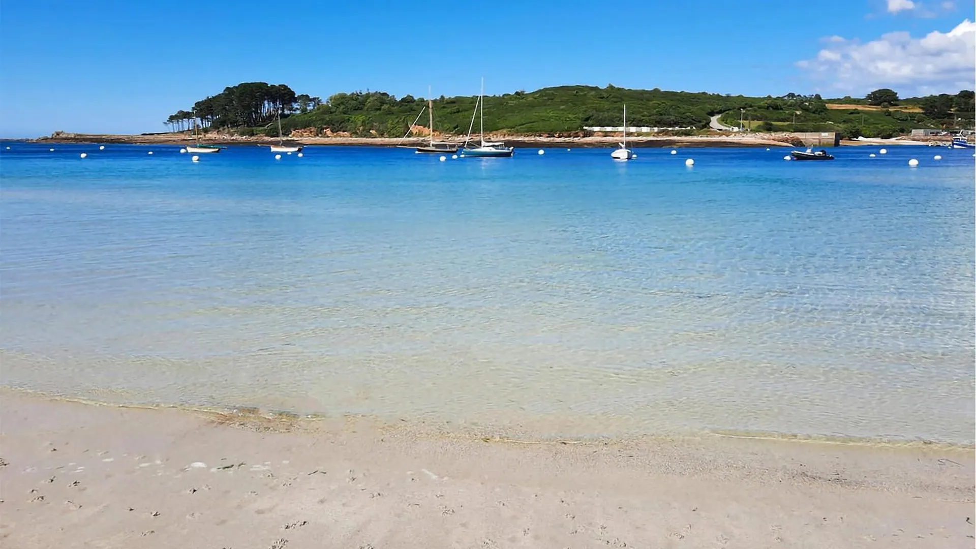 Gorgeous Home In Saint Pabu With Kitchen 0*, Saint-Pabu (Finistere)