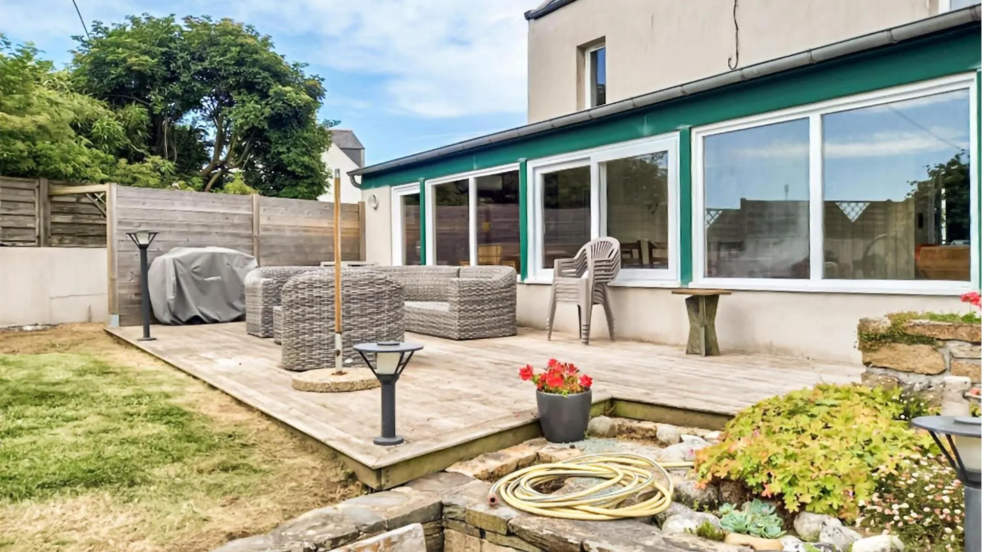 Gorgeous Home In Saint Pabu With Kitchen